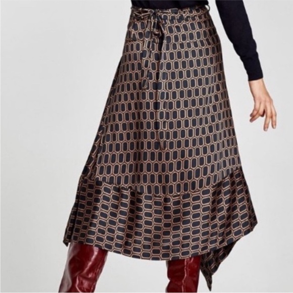 Zara Black and Tan Asymmetrical Wrap Skirt - Picture 8 of 16